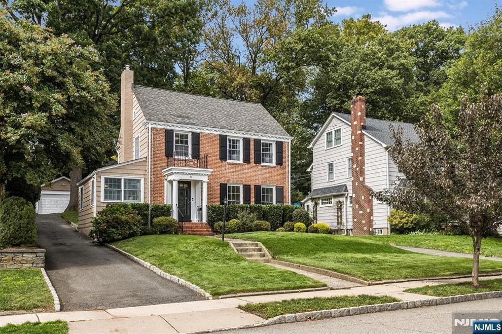 Unit for sale at 36 Chapman, Glen Ridge, NJ 07028