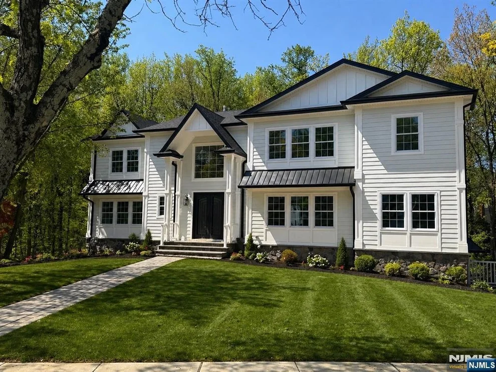Unit for sale at 81 Eastbrook, River Edge, NJ 07661