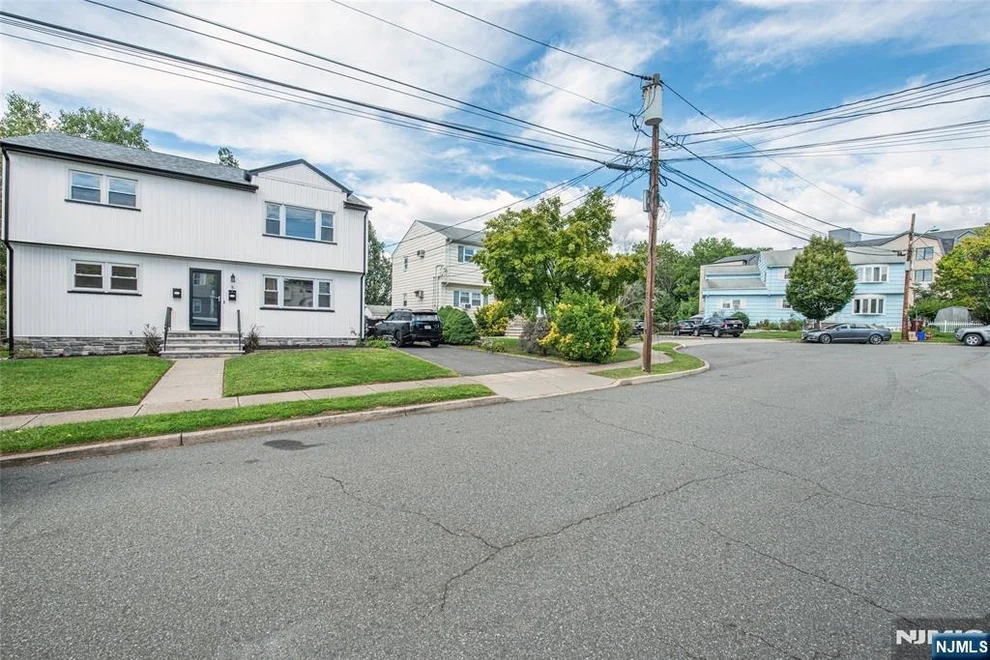 Unit for sale at 5 Underhill, Nutley, NJ 07110