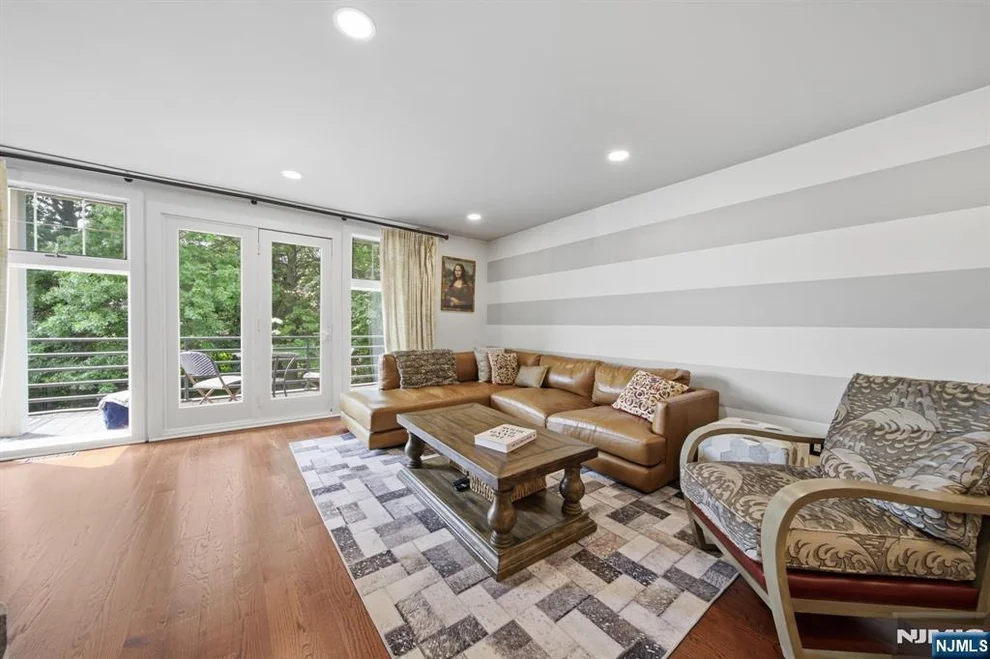 Unit for sale at 31 Grand Cove, Edgewater, NJ 07020