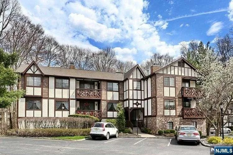 Unit for sale at 2004 Hawthorne, Mahwah, NJ 07430