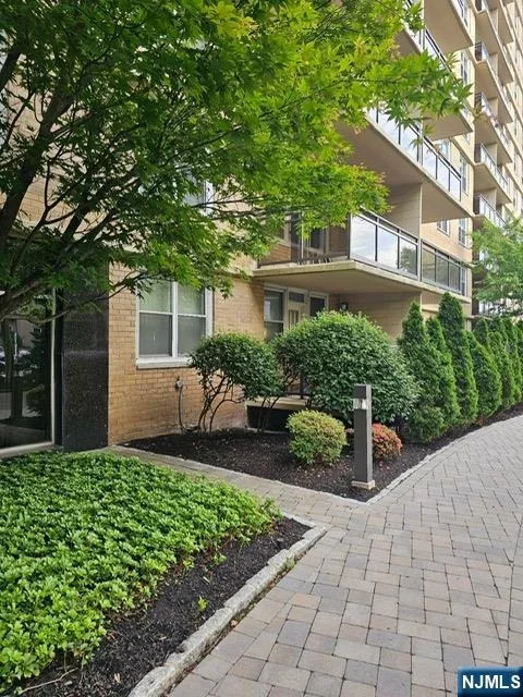 Unit for sale at 2200 N Central, Fort Lee, NJ 07024