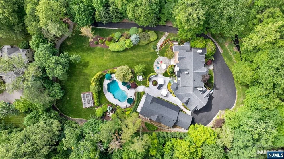 Unit for sale at 211 Highwood, Tenafly, NJ 07670