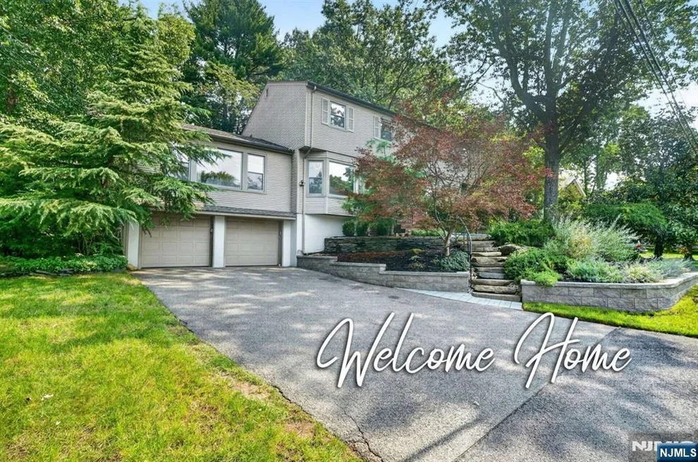 Unit for sale at 10 Lancaster, Cresskill, NJ 07626
