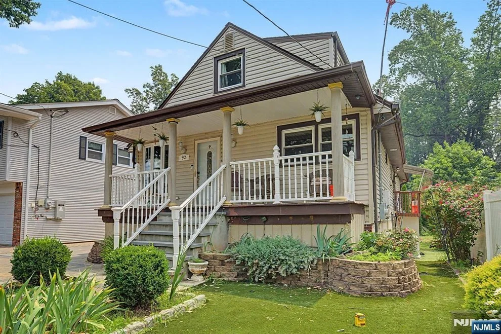 Unit for sale at 92 Blauvelt, Bergenfield, NJ 07621