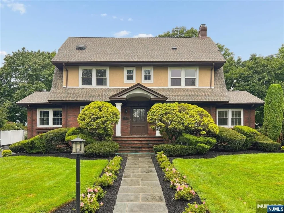 Unit for sale at 578 Ridgewood, Glen Ridge, NJ 07028