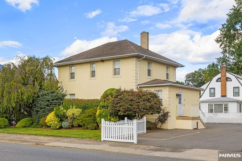 Unit for sale at 197 Washington, Bergenfield, NJ 07621