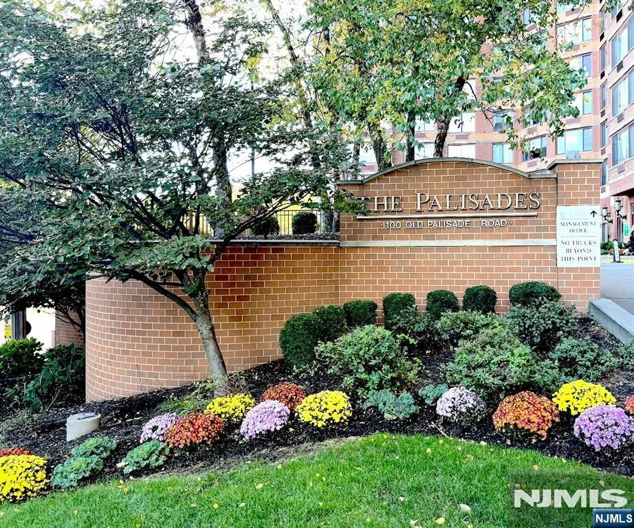 Unit for sale at 100 Old Palisade, Fort Lee, NJ 07024