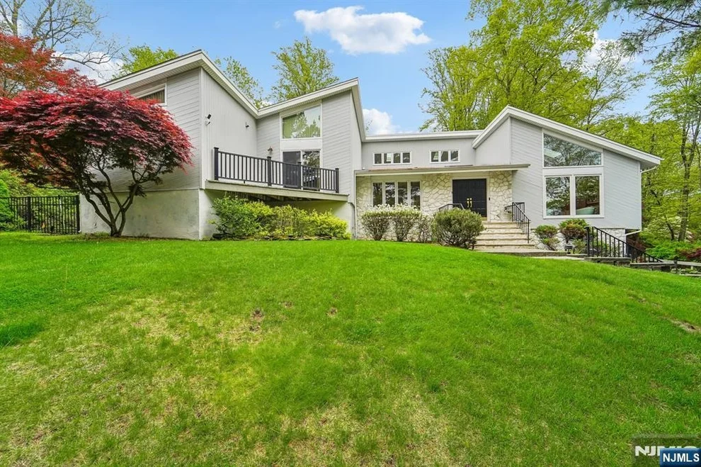 Unit for sale at 8 Union Hill, Denville Township, NJ 07834