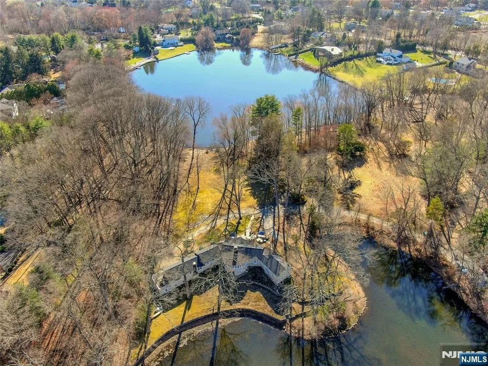 Unit for sale at 28 Turners Lake, Mahwah, NJ 07430