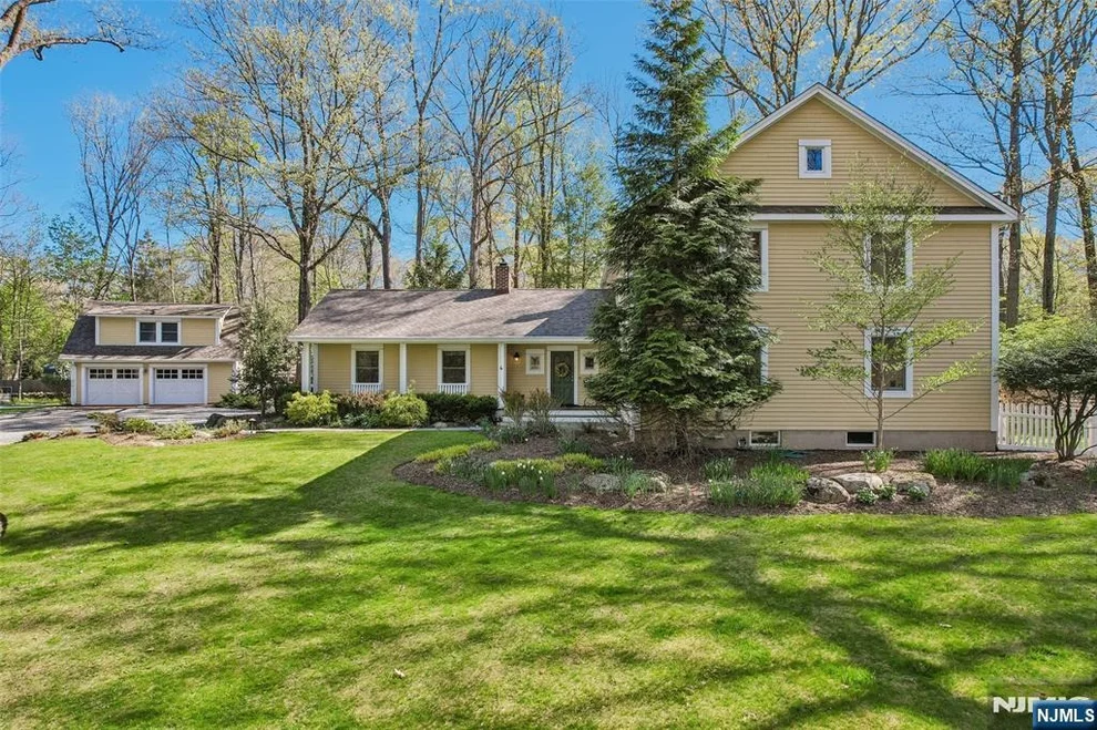 Unit for sale at 4 Conklin, Allendale, NJ 07401