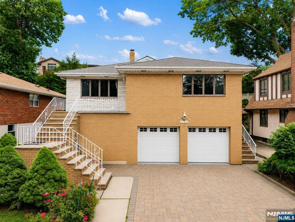 Unit for sale at 1042 Harvard, Fort Lee, NJ 07024