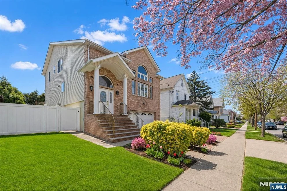 Unit for sale at 536 2nd, Lyndhurst, NJ 07071