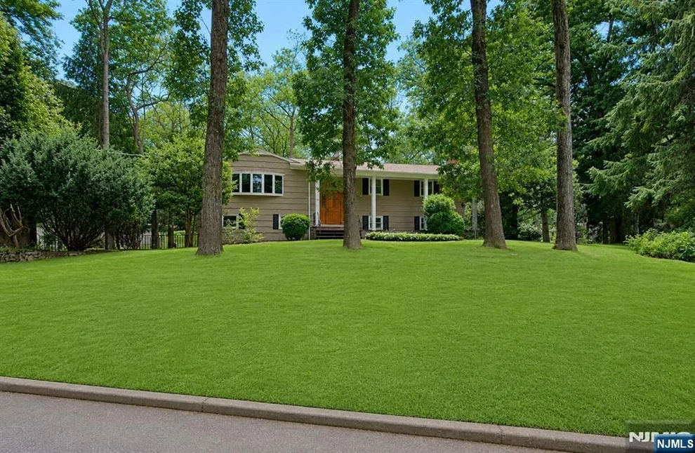 Unit for sale at 26 Birch, Mahwah, NJ 07430