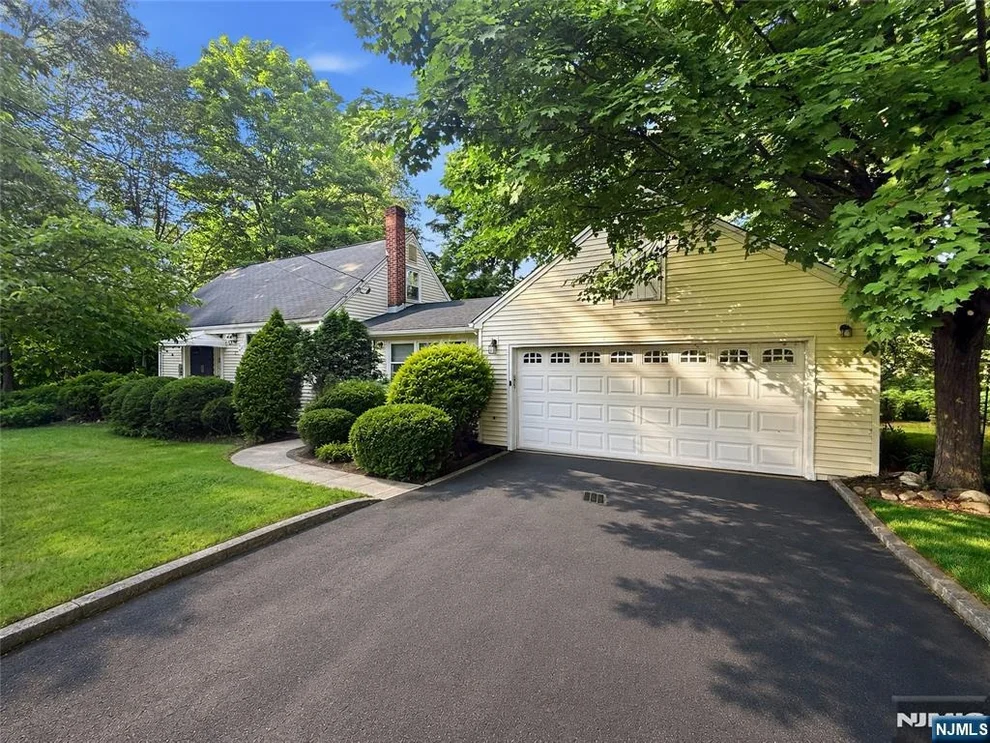 Unit for sale at 783 Sunset, Franklin Lakes, NJ 07417