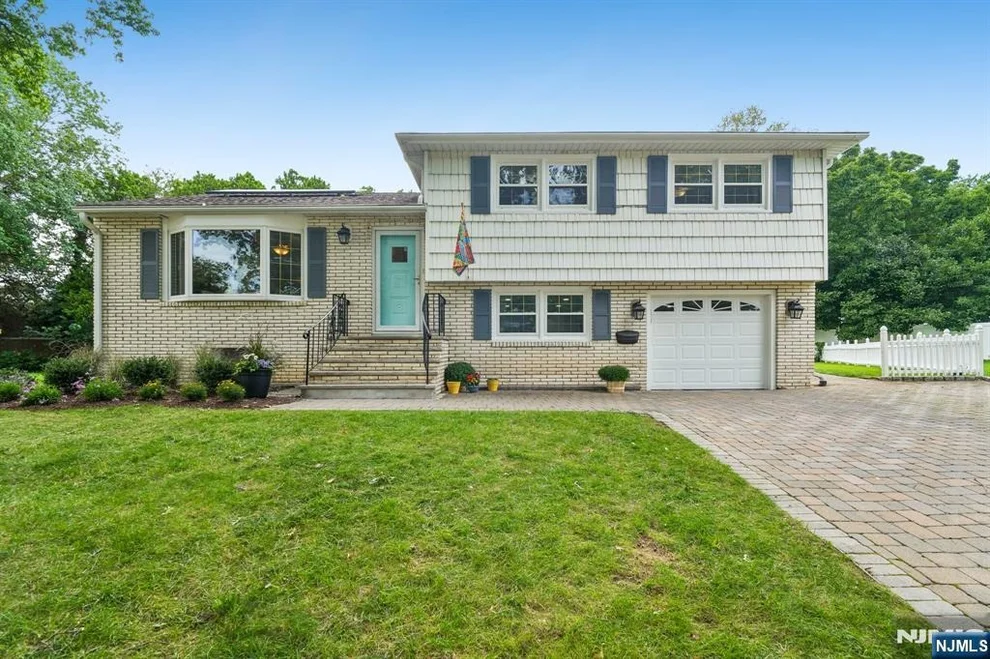 Unit for sale at 49 Skyview, Bloomfield, NJ 07003