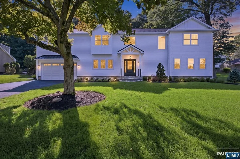 Unit for sale at 16 Butternut, Midland Park, NJ 07432