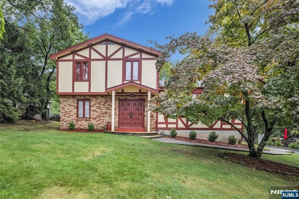 Unit for sale at 209 Cedar, Cedar Grove, NJ 07009
