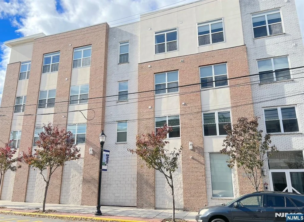 Unit for sale at 1901 Summit, Union City, NJ 07087
