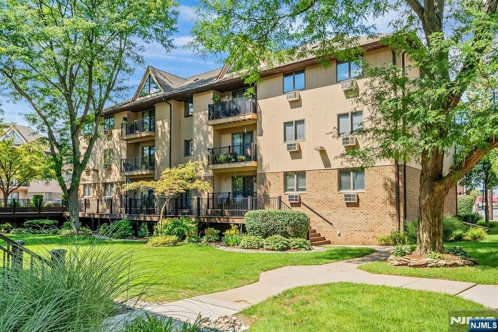 Unit for sale at 651 Riverside, Lyndhurst, NJ 07071