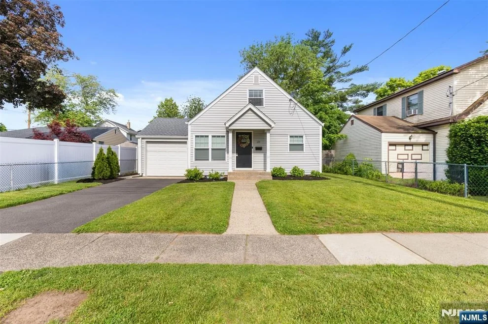 Unit for sale at 125 N 1st, Bergenfield, NJ 07621