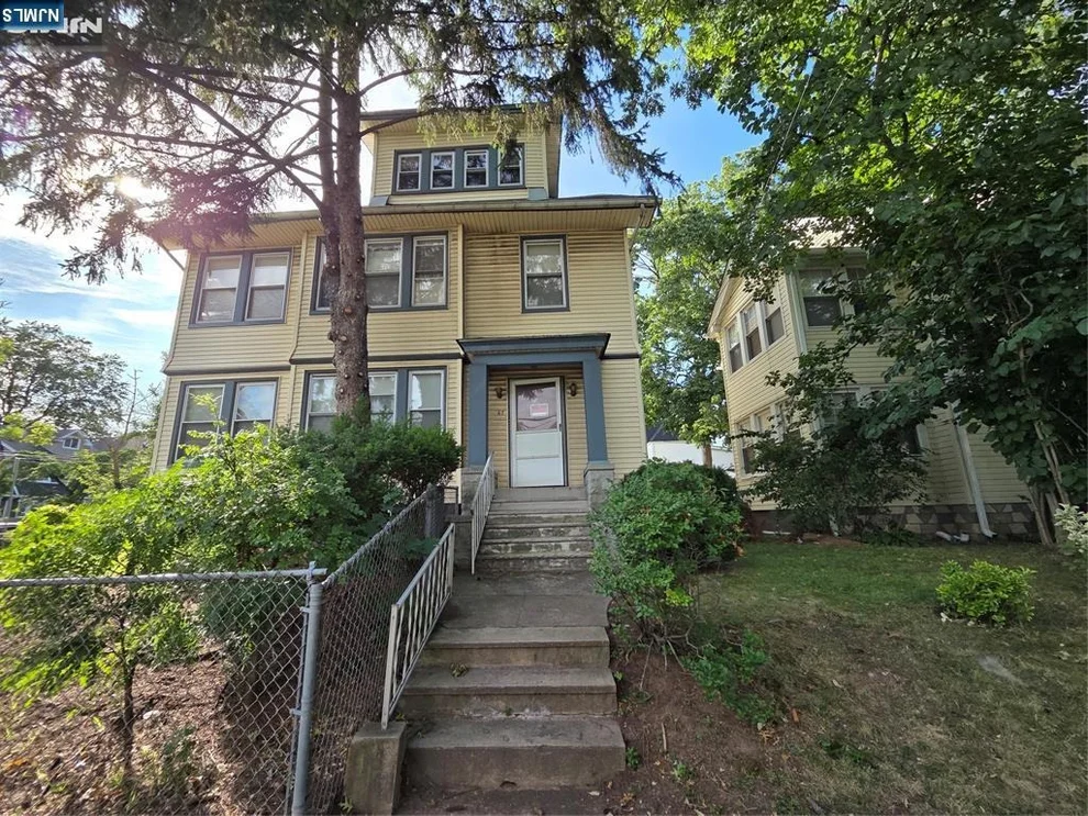 Unit for sale at 69 Parkview, Newark, NJ 07112