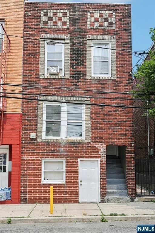 Unit for sale at 534 Lincoln, Union City, NJ 07087
