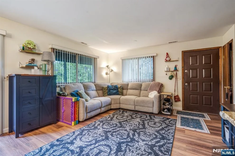 Unit for sale at 3 Beaver Creek, Vernon, NJ 07462