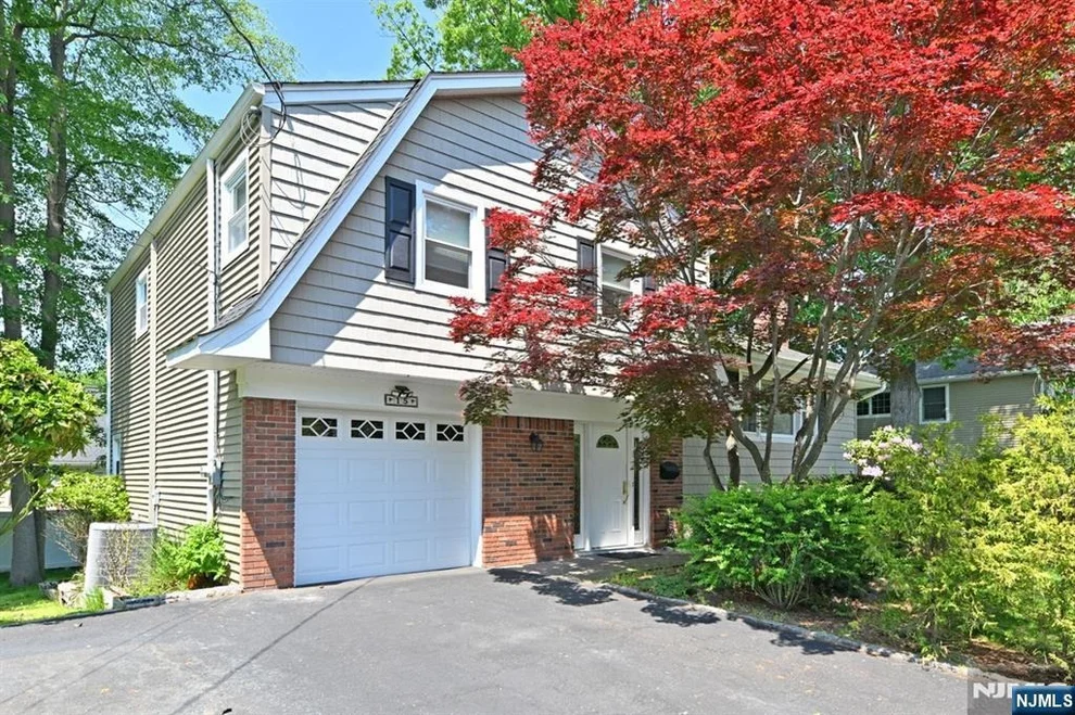 Unit for sale at 15 Carter, Norwood, NJ 07648