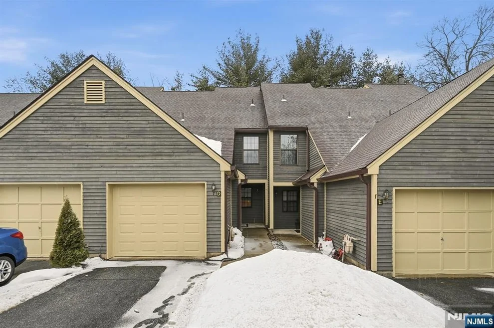 Unit for sale at 10 New Bedford, West Milford, NJ 07480
