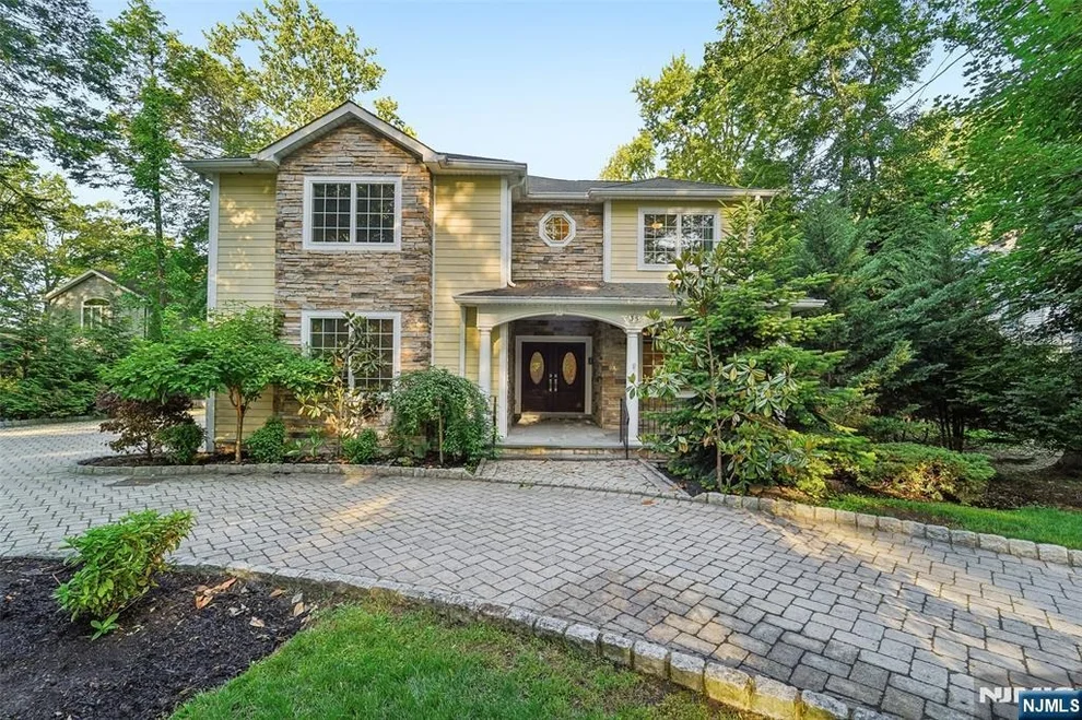 Unit for sale at 35 Franklin, Allendale, NJ 07401
