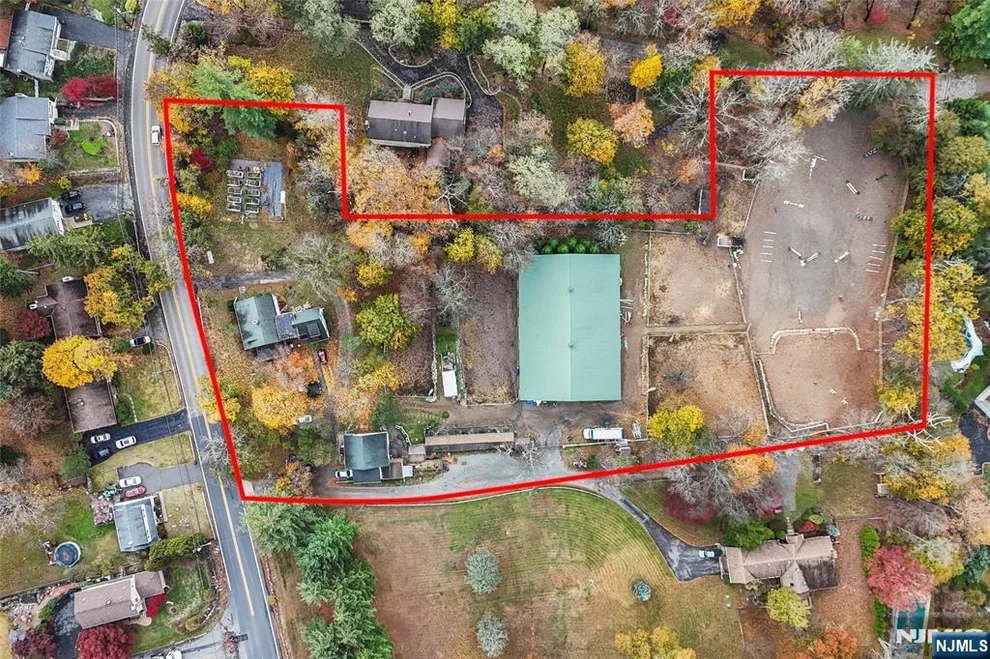Unit for sale at 695 Ramapo Valley, Oakland, NJ 07436