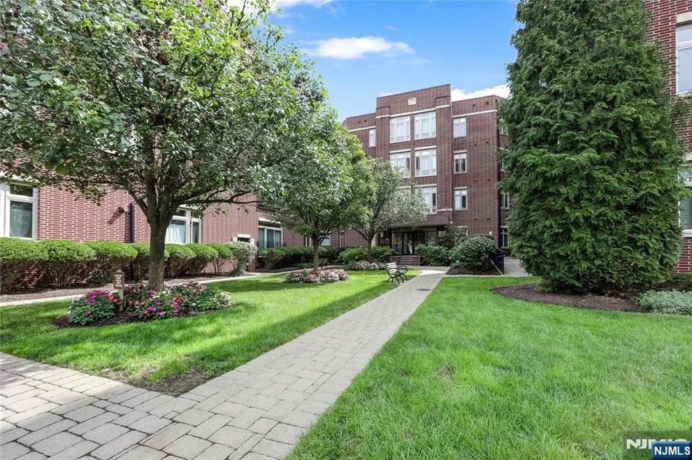 Unit for sale at 4422 Riverview, Englewood, NJ 07631