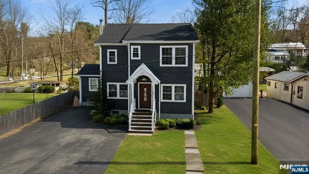 Unit for sale at 17 Birchwood, West Milford, NJ 07480