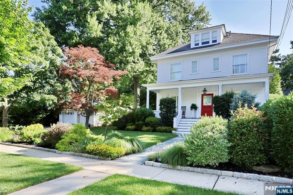 Unit for sale at 339 Highwood, Leonia, NJ 07605