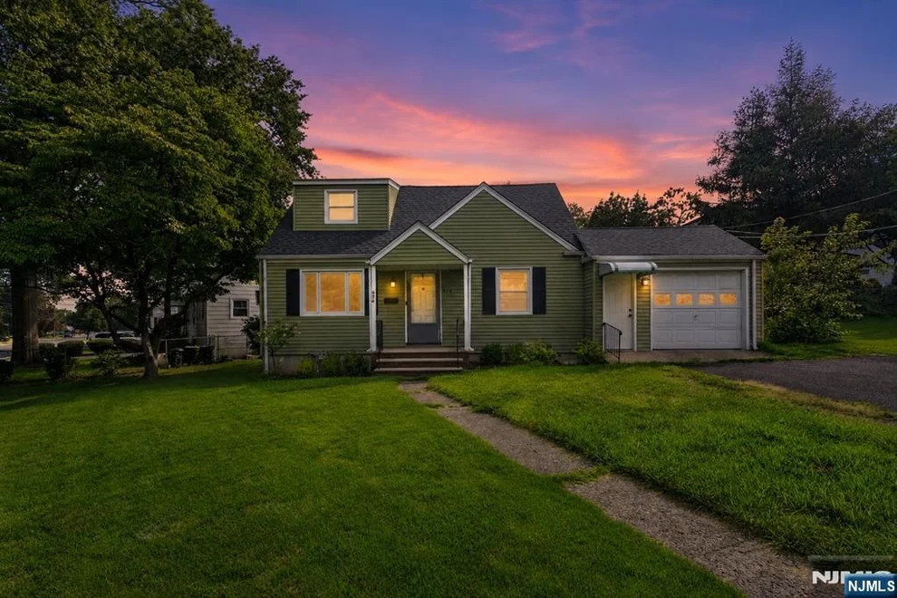 Unit for sale at 674 Briarcliff, Maywood, NJ 07607