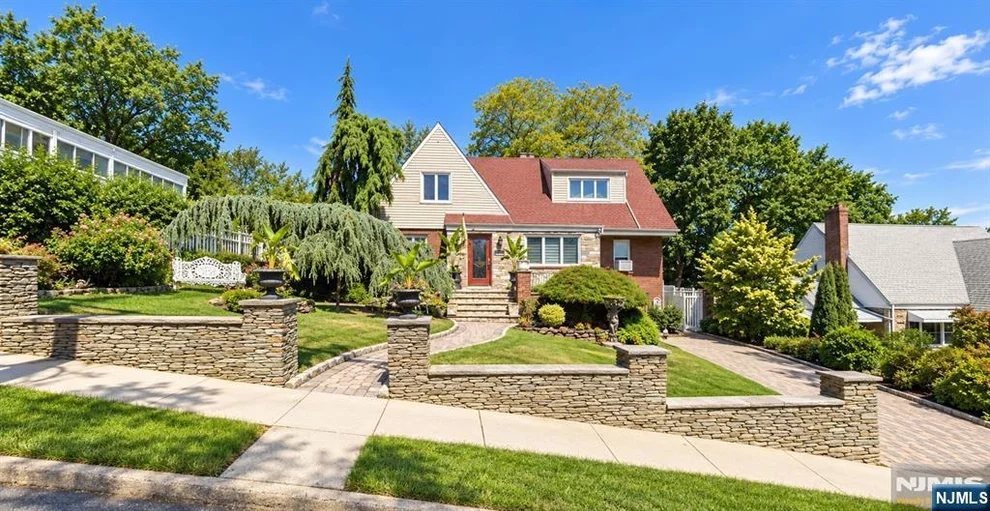 Unit for sale at 272 Standish, Hackensack, NJ 07601