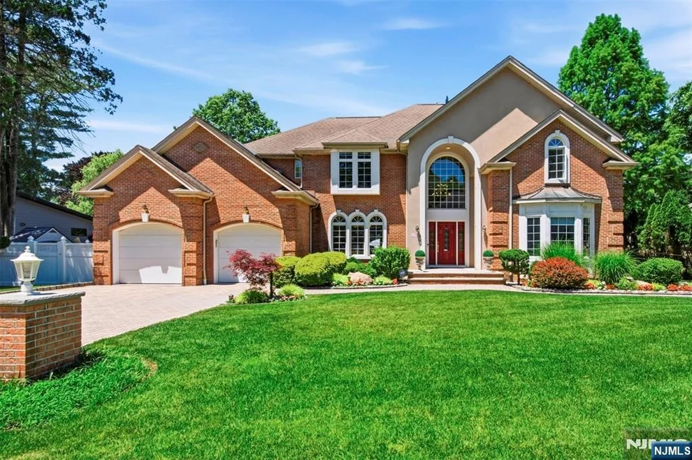 Unit for sale at 18 Henmar, Closter, NJ 07624