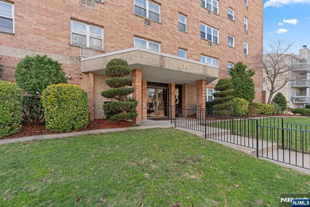 Unit for sale at 25 Jefferson, Hackensack, NJ 07601