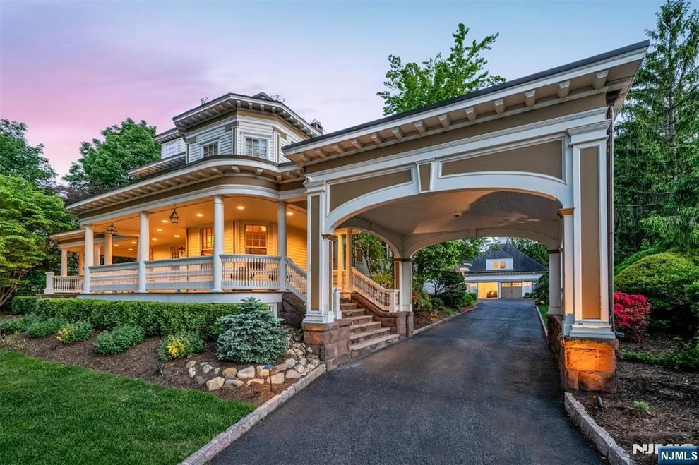 Unit for sale at 640 Ridgewood, Ridgewood, NJ 07450