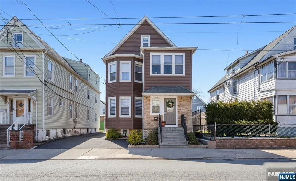 Unit for sale at 204 Hayward, Wallington, NJ 07057
