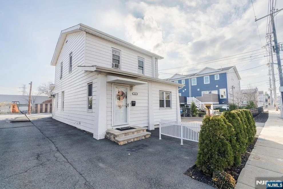 Unit for sale at 612 Schuyler, North Arlington, NJ 07031