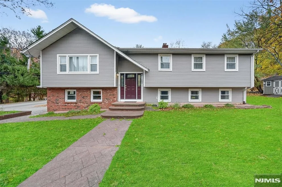 Unit for sale at 182 Yawpo, Oakland, NJ 07436