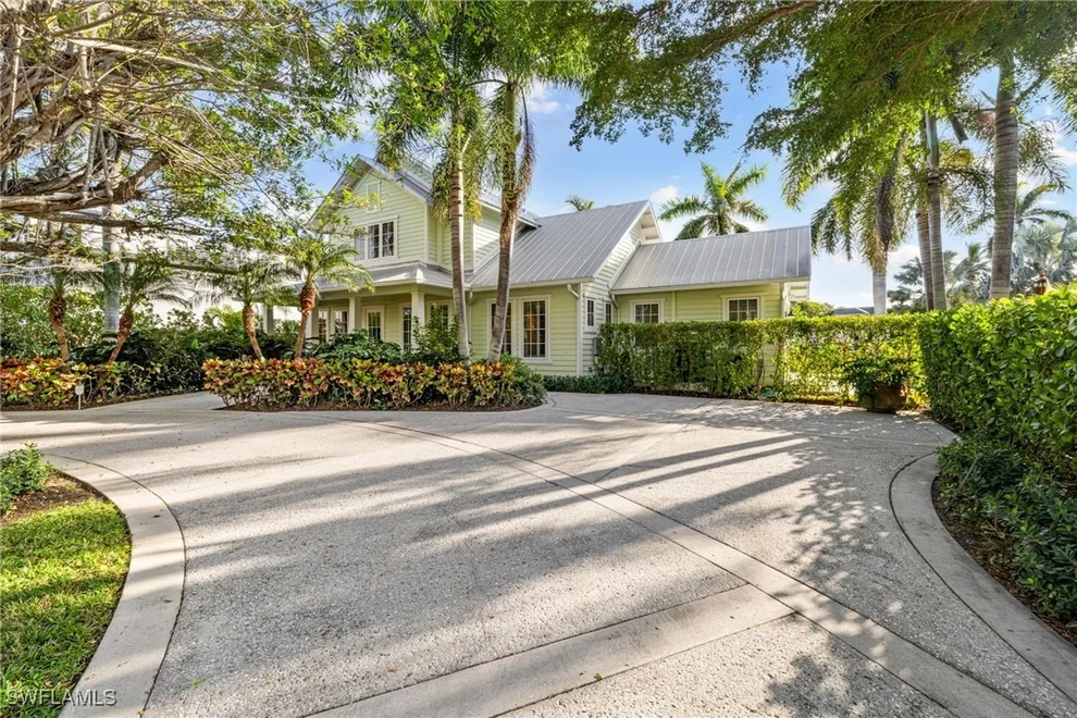 Unit for sale at 572 7th Avenue N, Naples, FL 34102