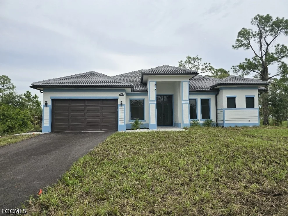 Unit for sale at 3943 16th Avenue NE, Naples, FL 34120