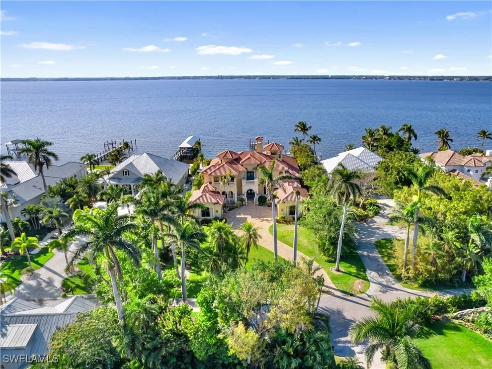 Unit for sale at 2704 Shriver Drive, Fort Myers, FL 33901