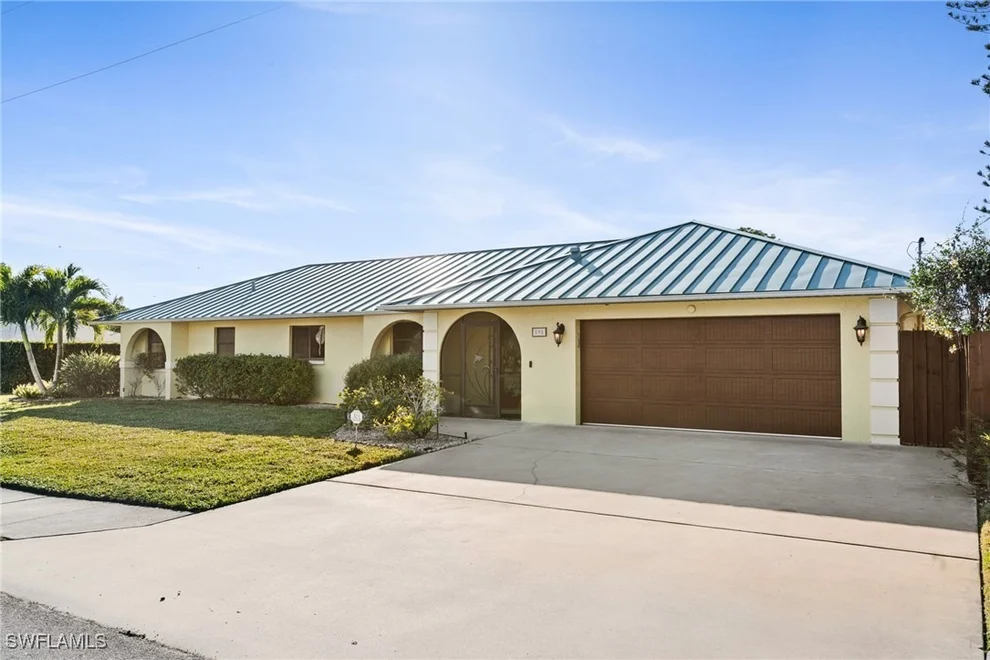 Unit for sale at 595 103rd Avenue N, Naples, FL 34108
