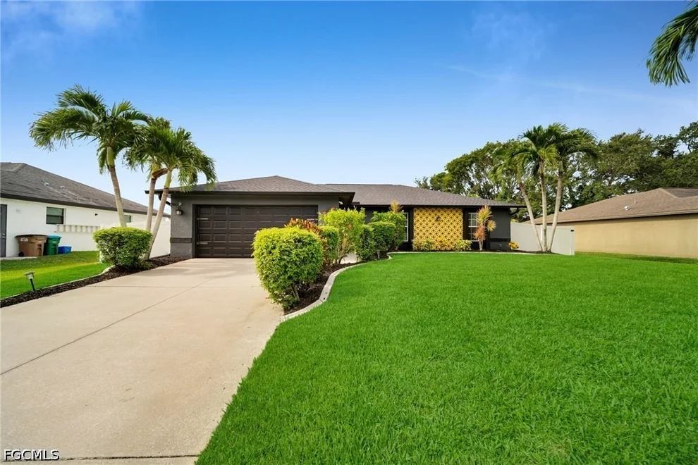 Unit for sale at 636 SW 10th Street, Cape Coral, FL 33991