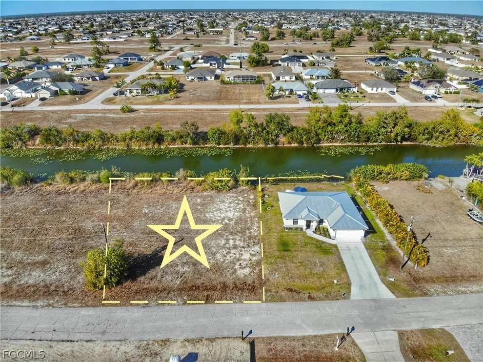 Unit for sale at 429 NW 14th Street, Cape Coral, FL 33993