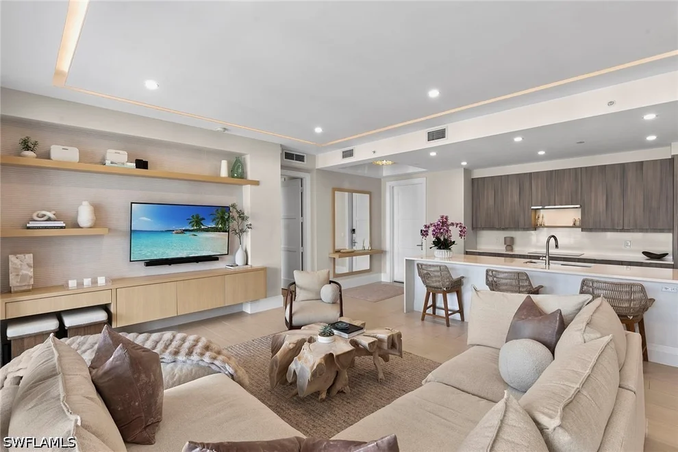 Unit for sale at 1035 3rd Avenue S, Naples, FL 34102